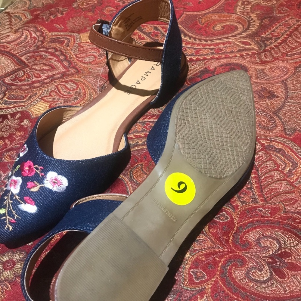 Shoes - Picture 2 of 3